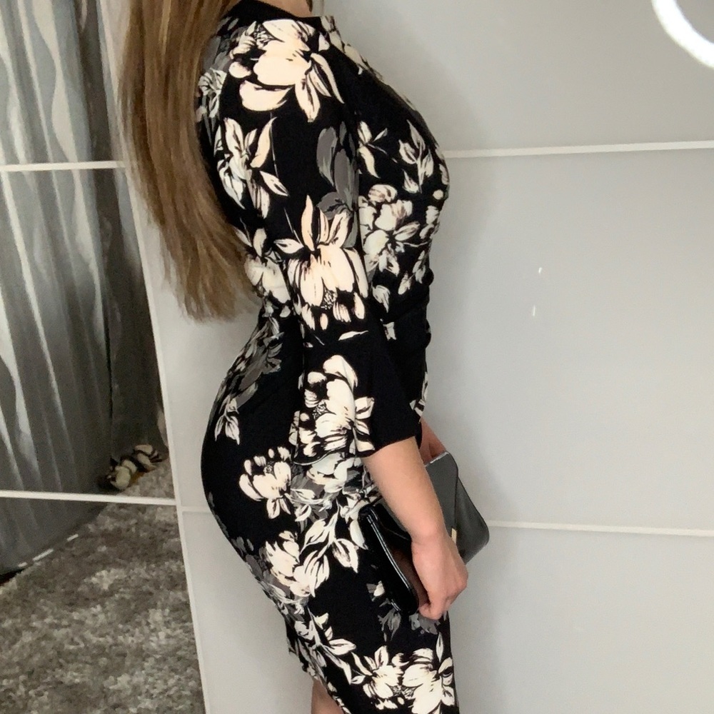 Dress - Picture 3 of 4